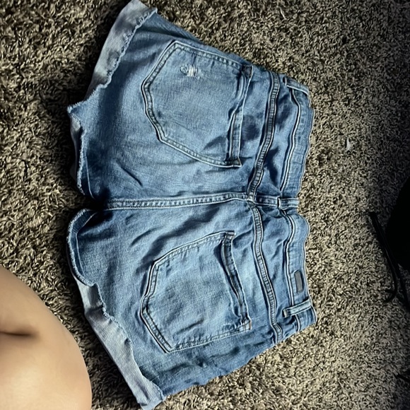 Light wash shorts - Picture 3 of 3